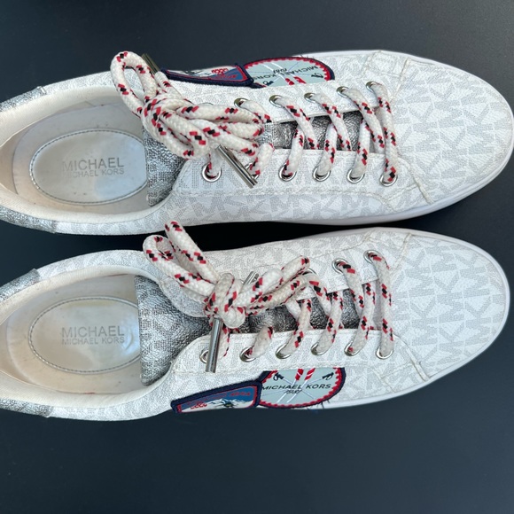 Michael Kor shoes and purse. It’s a bundle deal. - Picture 9 of 15